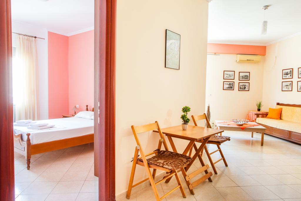Work-Friendly Central Apartments, Sarande Exterior photo